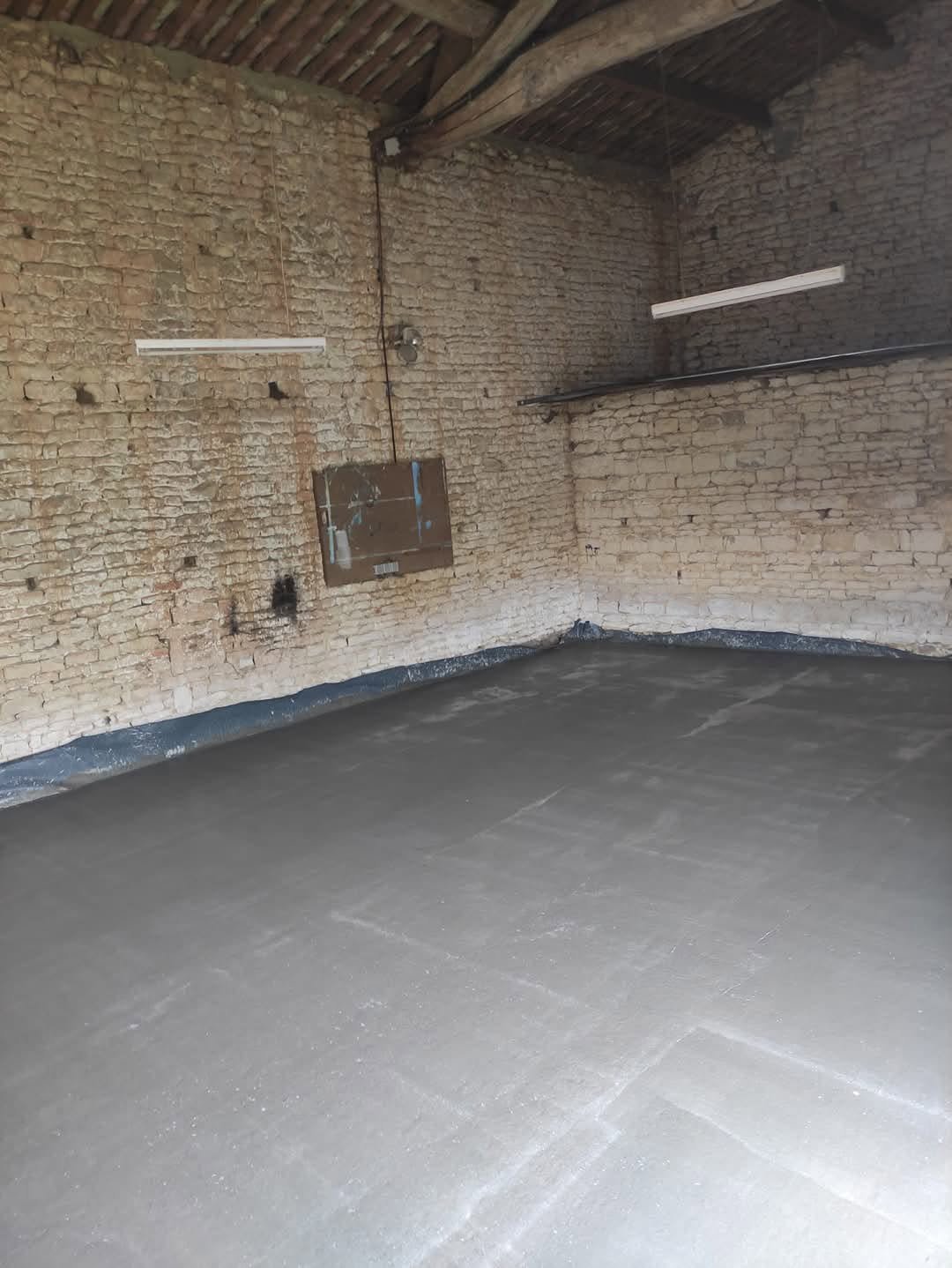 Coulage d'une dalle béton dans une dépendance